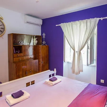 Gugily- Double With Shared Bathroom Ljubi Asta Apartment *