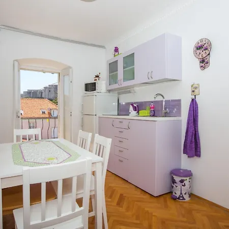 Gugily- Double With Shared Bathroom Ljubi Asta *